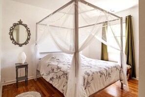 Room - 30+ day rental~Prime Location- 2 miles to Cville Downtown Mall, 1 mile to UVA!  (Charlottesville)