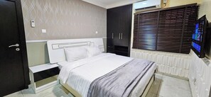 1 bedroom, desk, iron/ironing board, free WiFi - The Leneade - Exquisite Apt.1 (City Centre/Wuse 2) (Abuja)