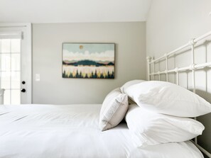 2 chambres, fer et planche à repasser, Wi-Fi, draps fournis