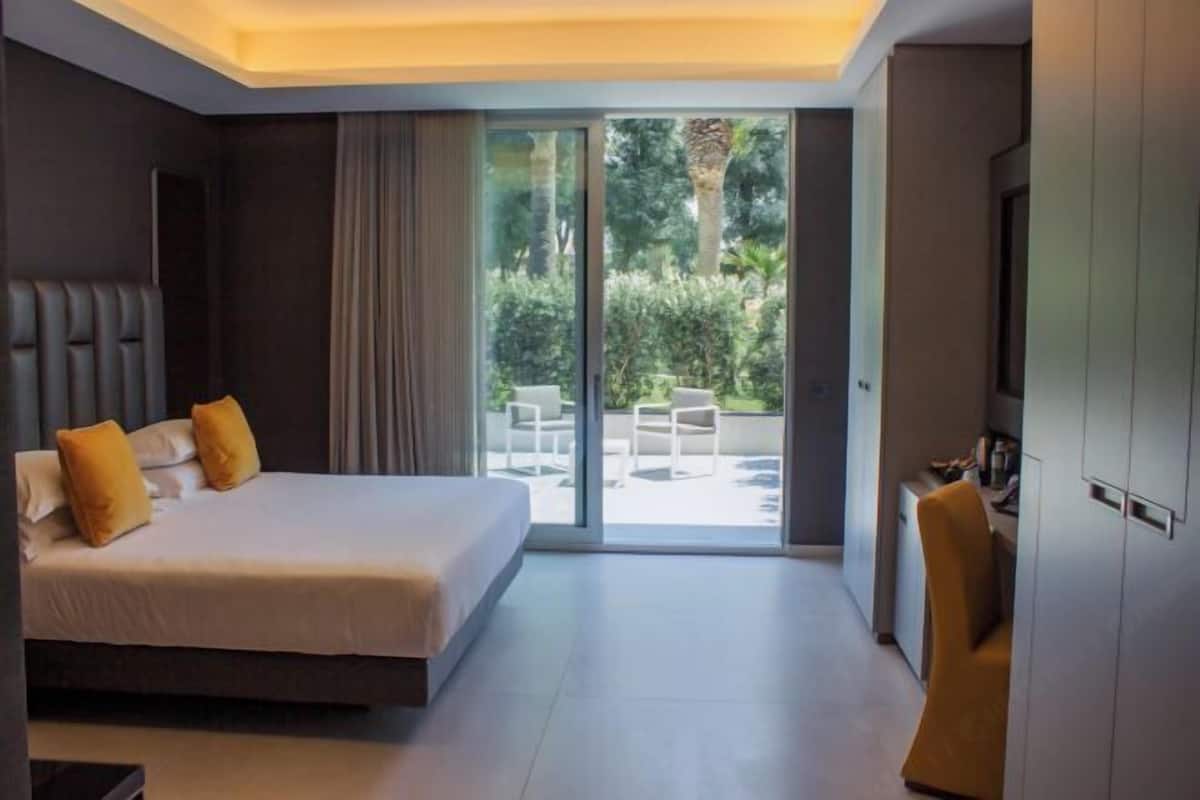 1 bedroom, Frette Italian sheets, premium bedding, down comforters