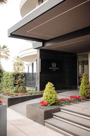 Front of property - Hotel & Resort Tre Fontane Luxury (Portici)