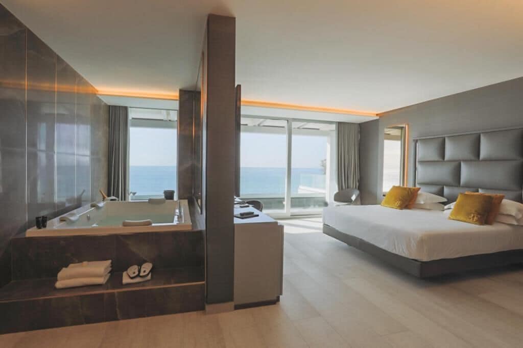 Suite con Jacuzzi e Vista Mare | Lenzuola Frette, biancheria da letto di alta qualità