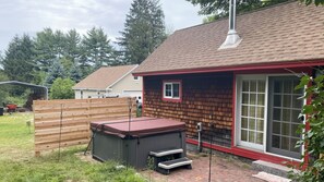 Terrace/patio - Cozy Cabin + Hot Tub 30mins to Lakes & Trails (Northfield)