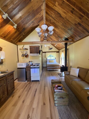 Hot tub! Highland Mountain Bike Park, Lakes and Mountains Near-by