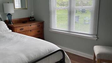 1 Schlafzimmer, Reisekinderbett, kostenloses WLAN, Bettwäsche