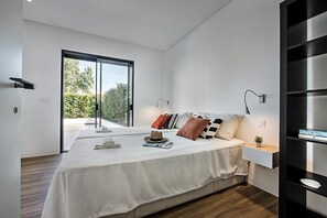 2 chambres, fer et planche à repasser, Wi-Fi gratuit, draps fournis
