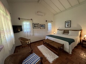 In-room safe, iron/ironing board, travel crib, free WiFi