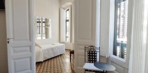 Habitacion Triple (Baño Privado) - Casa Consell Bailen, Guest House  (Barcelona)