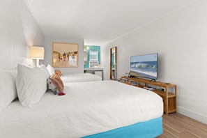 Quarto (Ground Floor - Tub) | Roupas de cama premium, camas com colchões pillow-top, Wi-Fi de cortesia