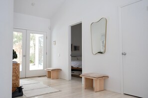 4 soverom, skrivebord, strykejern/-brett og wi-fi (inkludert)