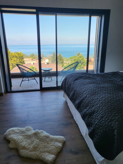 Recent 5-bedroom villa