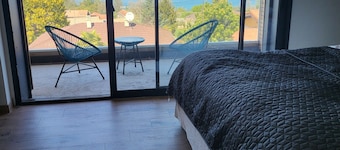 Recent 5-bedroom villa