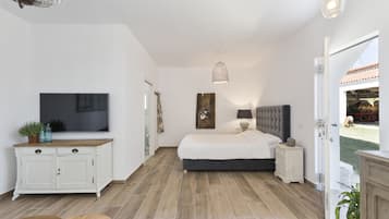Habitación Deluxe doble, 1 cama de matrimonio con sofá cama | Minibar, tabla de planchar con plancha, cunas gratuitas y cuna de viaje
