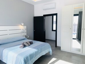 4 slaapkamers, een strijkplank/strijkijzer, gratis wifi, beddengoed
