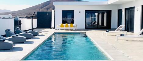 Piscine extérieure, piscine chauffée