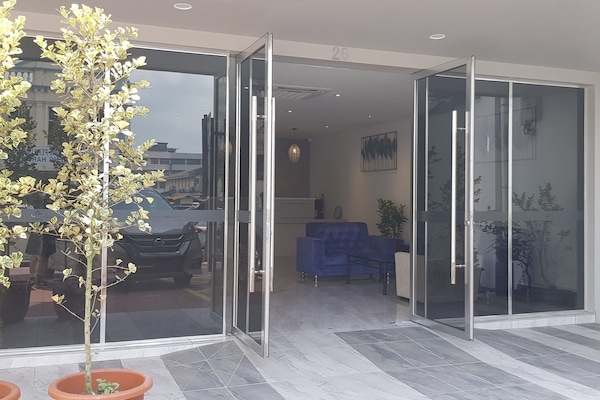 Mặt tiền nơi lưu trú