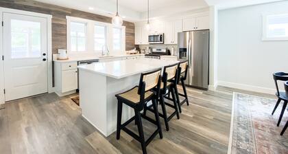 Modern New-Build w/ Screened Porch - Walk to Beach