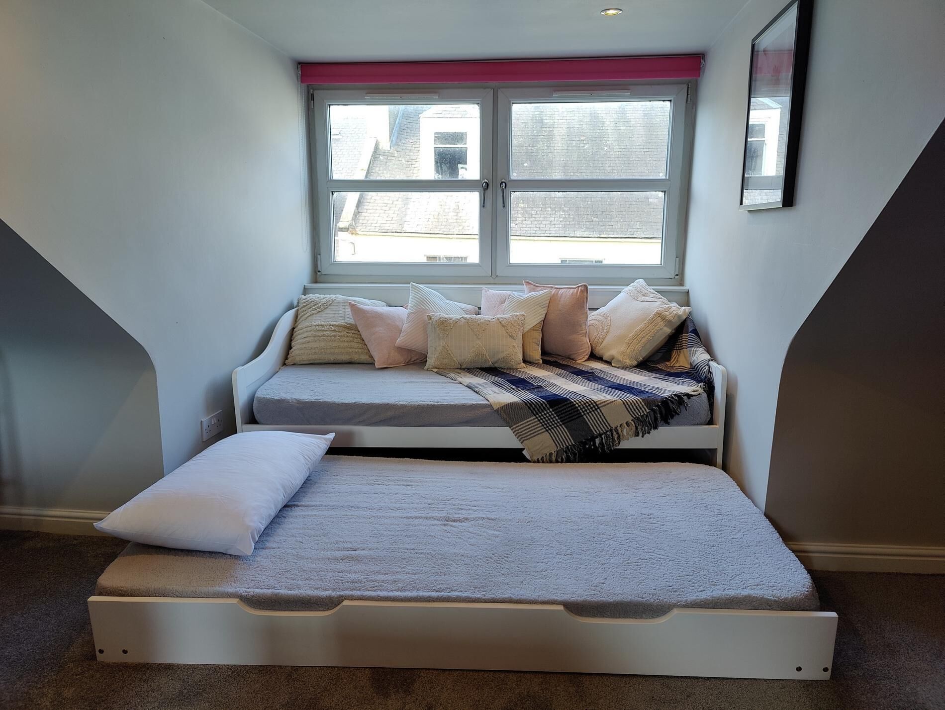 House (2 Bedrooms)