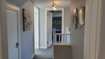 House (2 Bedrooms) | 2 bedrooms, iron/ironing board, travel crib, bed sheets