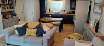 NEW Fabulous 2BD Maisonette Dunfermline, Fife