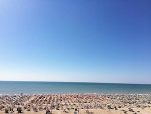 Tæt på stranden