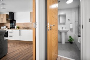 Hårføner og håndklær