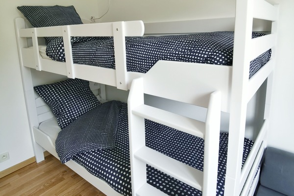 3 bedrooms, desk, iron/ironing board, travel cot