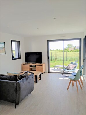 Smart TV, tenis de mesa y libros 