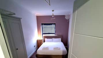 1 bedroom, desk, iron/ironing board, free WiFi