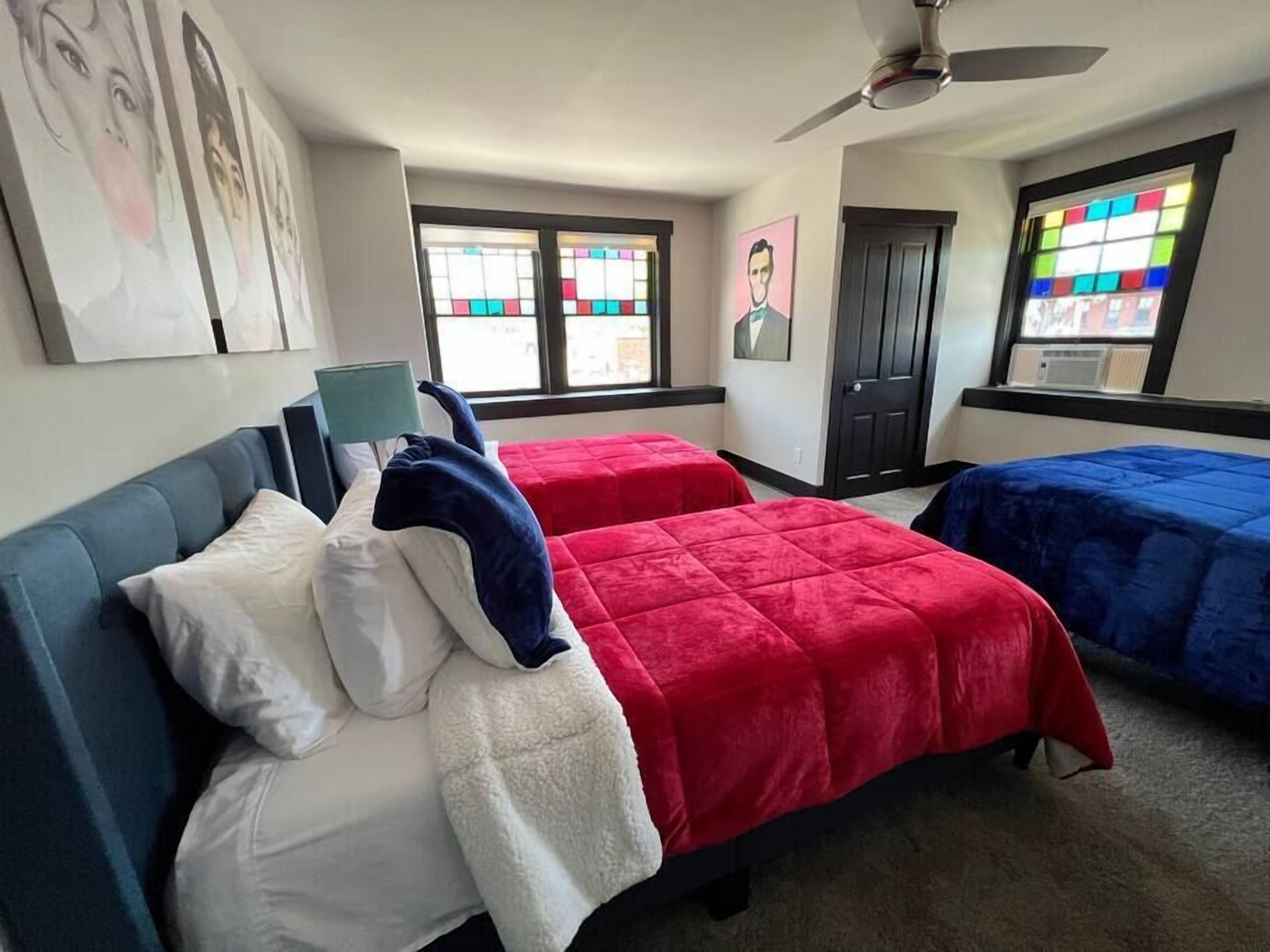 2 habitaciones, tabla de planchar con plancha, internet y ropa de cama 