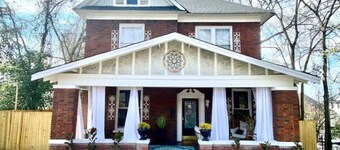 Glenrose: Karaoke Bar ~ Bridal Salon ~ Courtyard