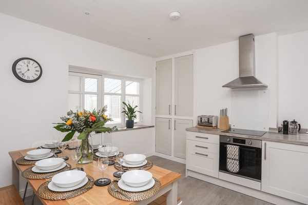 Cottage | Private kitchen | Fridge, microwave, dishwasher, electric kettle