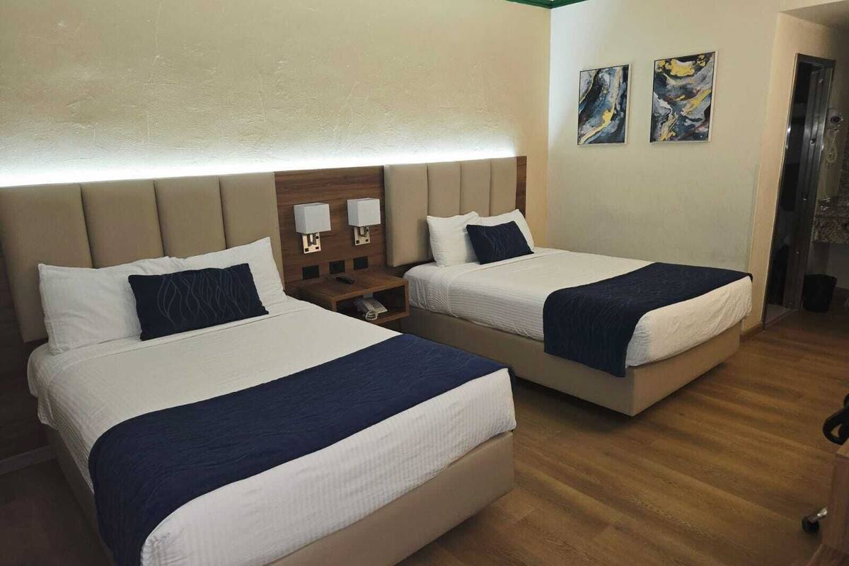 Luxury Double or Twin Room | In-room safe, desk, blackout drapes, soundproofing