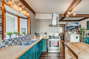 Deluxe House, Multiple Bedrooms, Mountain View, Mountainside | Private kitchen - Rocky Mountain House - Sleeps 23 (Banff)