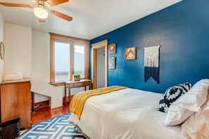 10 bedrooms, iron/ironing board, free WiFi, bed sheets - Rocky Mountain House - Sleeps 23 (Banff)