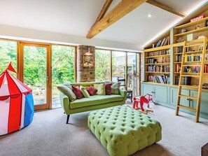 Interior - 5 bedroom accommodation in Wold Newton, near Filey (Wold Newton, near Filey)