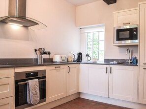 Dishwasher, cookware/dishes/utensils