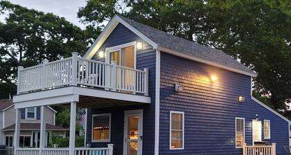 The Loft at Oakland Beach
Ask About Off-season Discounts
5 min from Airport.