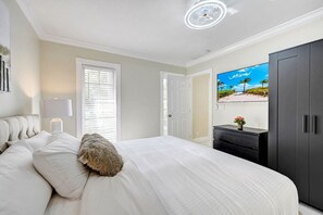 5 bedrooms, desk, iron/ironing board, travel cot