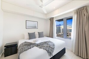 2 bedrooms, desk, iron/ironing board, travel crib