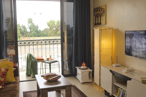 Smart TV, video games, DVD player, music library