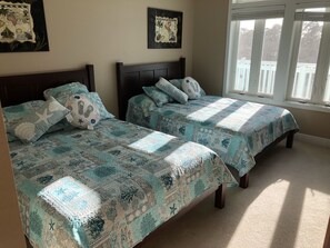 2 bedrooms, iron/ironing board, travel cot, free WiFi