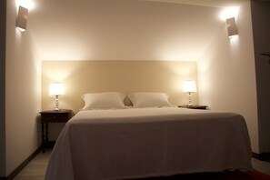 2 slaapkamers, een bureau, een strijkplank/strijkijzer, gratis wifi