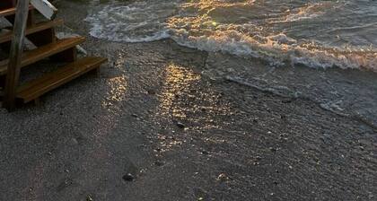 Sweet and Cozy GOTL 2 Bdr Cottage- Pet Friendly!