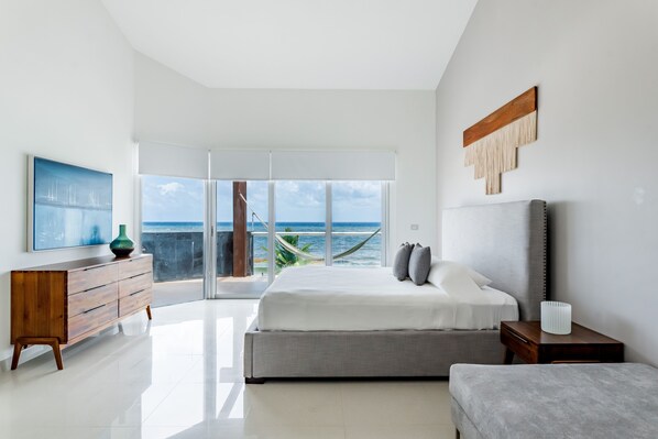 2 bedrooms, iron/ironing board, travel cot, WiFi - Casa Los Mares ocean front penthouse by RedAwning (Playa del Carmen)