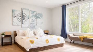 3 bedrooms, travel cot, WiFi, bed sheets