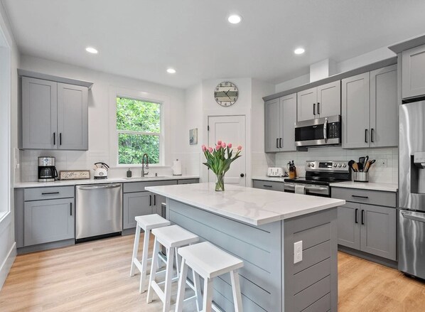 Unclassified image, 1 of 28, button