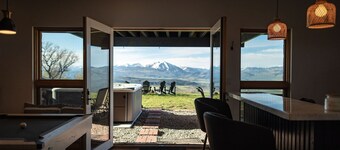 Luxury Mountain Top Cabin with Stunning Views