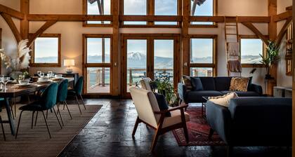 Luxury Mountain Top Cabin with Stunning Views