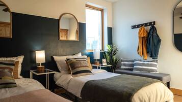 3 bedrooms, desk, free WiFi, bed sheets